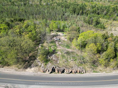 2070 Muskoka 118 Rd, Muskoka Lakes - Monck (Muskoka Lakes) image-0-4