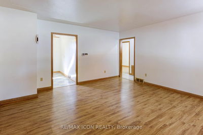 385 Main St, Wellington North - Mount Forest image-0-4