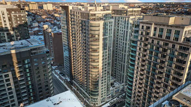 2502 - 242 Rideau Street
