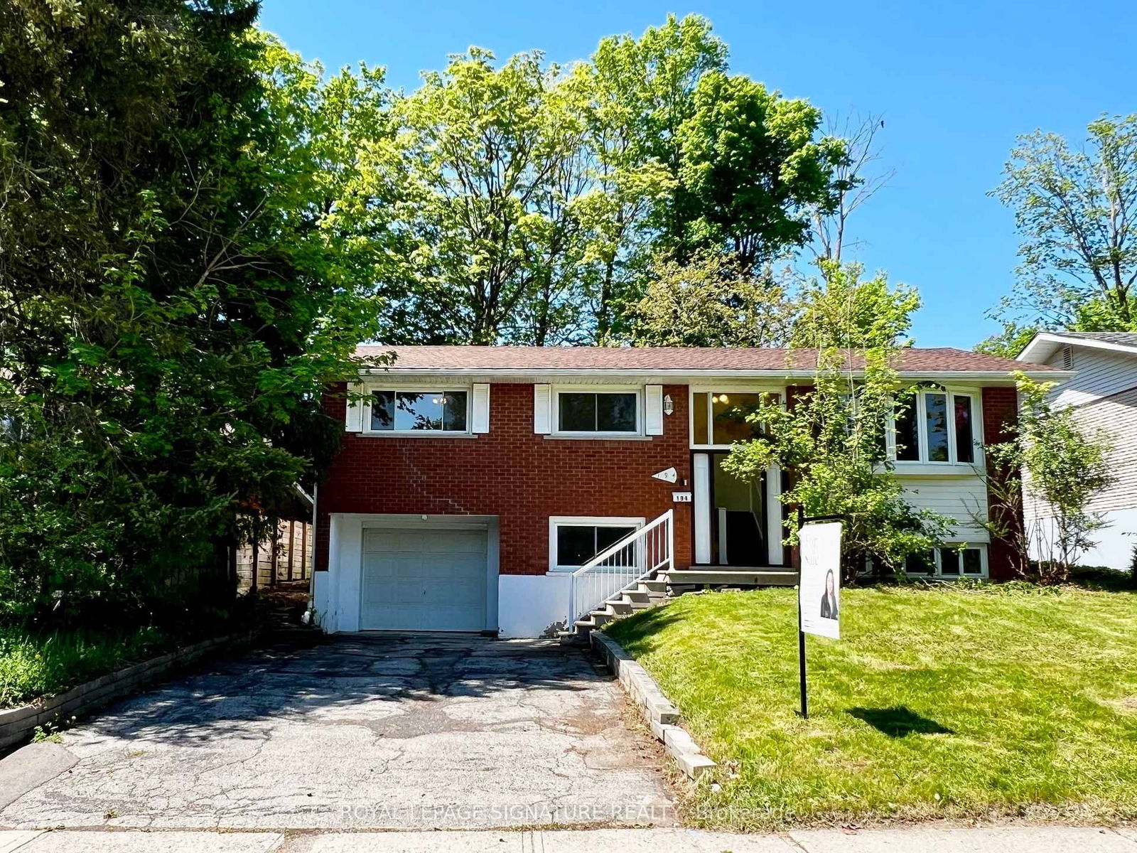 Detached House for sale at 194 Cedarbrae Avenue, Waterloo, N2L 4S5 - MLS: X12155430