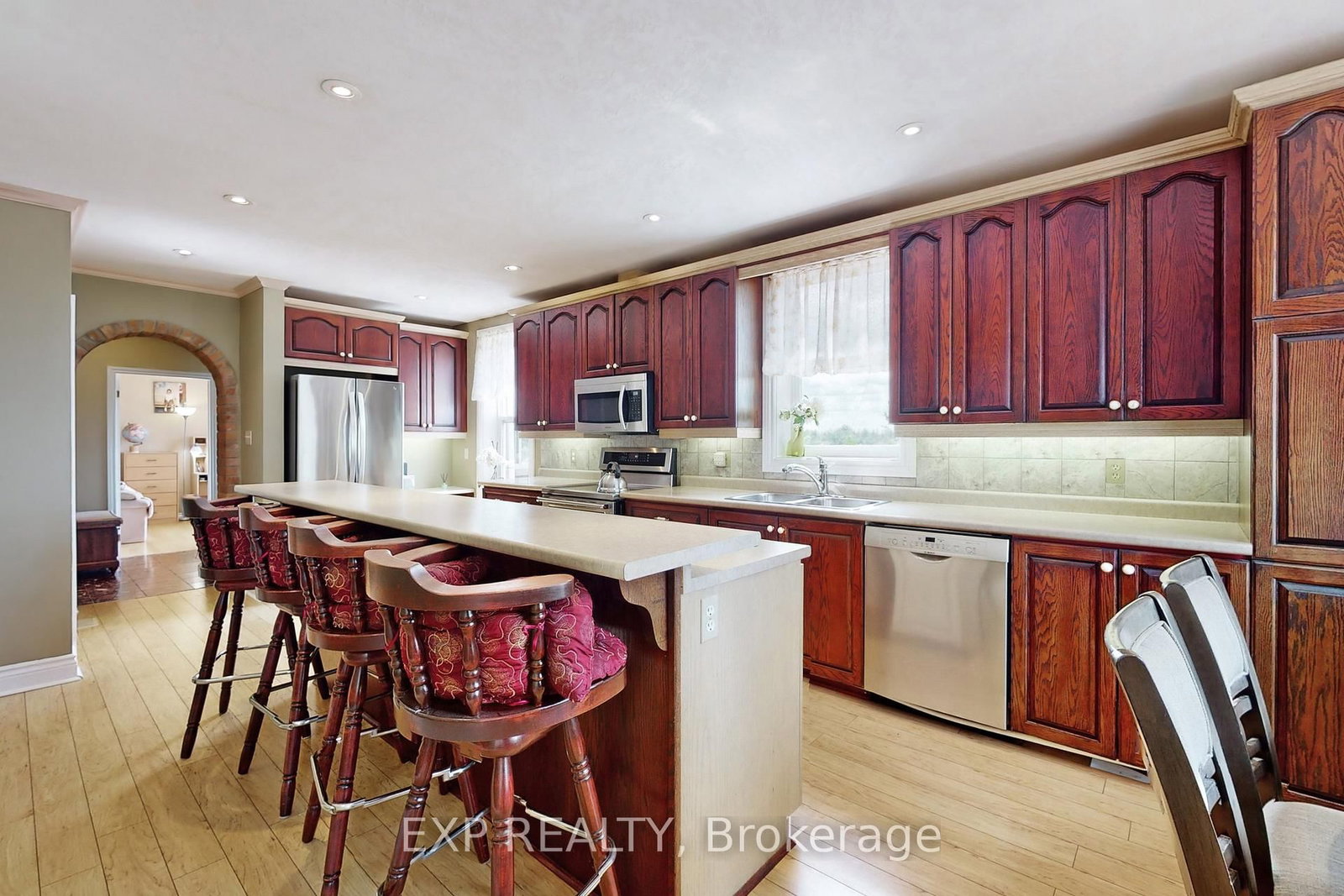 Listing Image 9