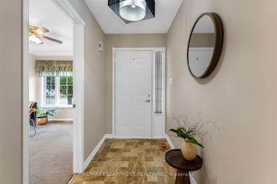 6 Village Dr, West Lincoln - Smithville image-0-4