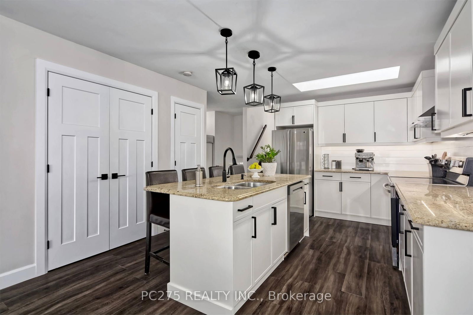 Detached House for sale at 46 Dell Drive, Strathroy-Caradoc, SW, N7G 4B6 - MLS: X12155540