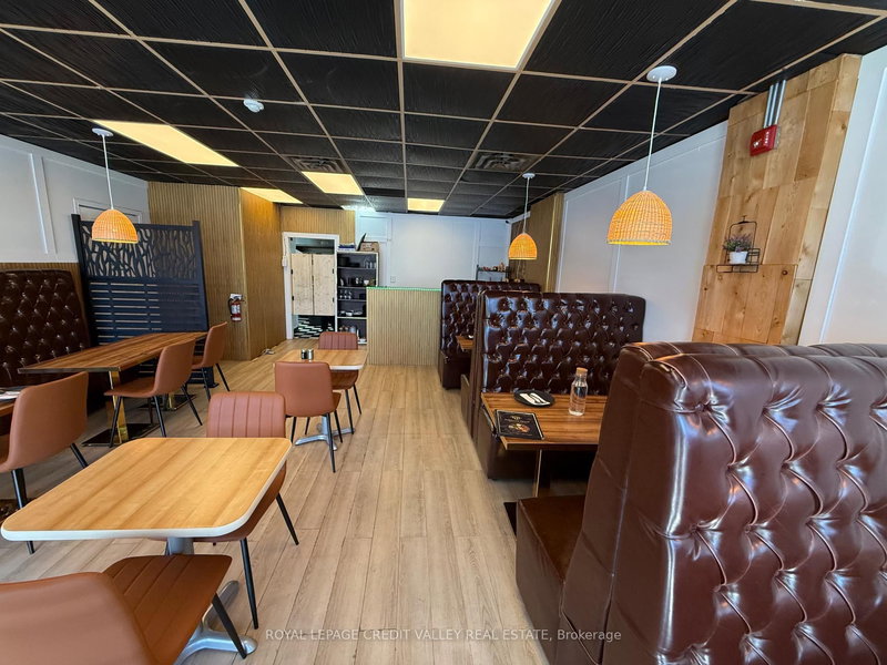 1443 Main St E, Hamilton, L8K 1C4 | Image 2