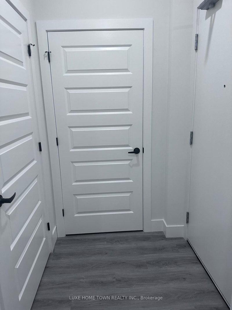 210 - 1000 Lackner Pl, Kitchener, N2A 0L9 | Image 3