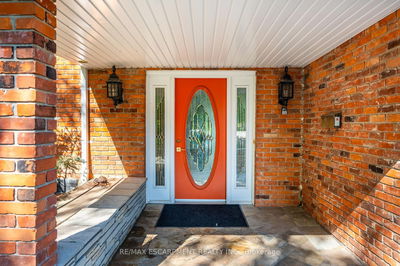 887 MONTGOMERY Dr, Hamilton - Ancaster image-0-3