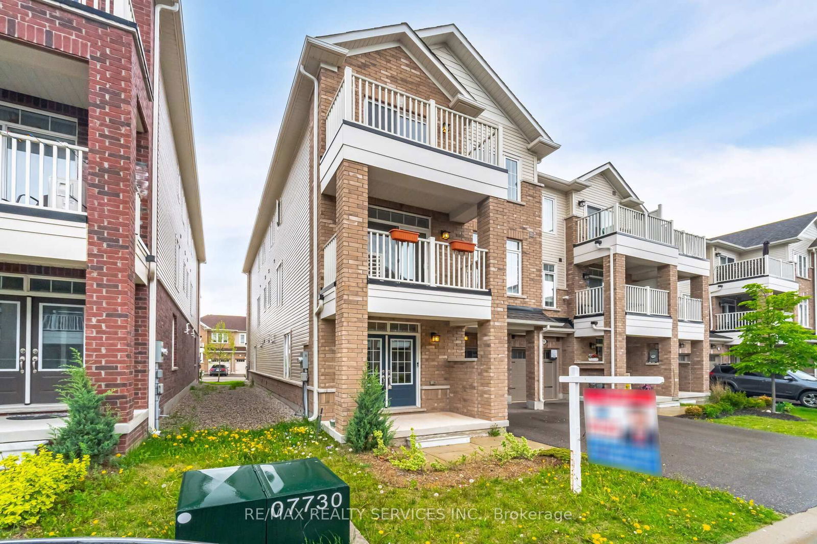 Townhouse for sale at 113 Hartley Avenue, Brant, Paris, N3L 0K8 - MLS: X12155931