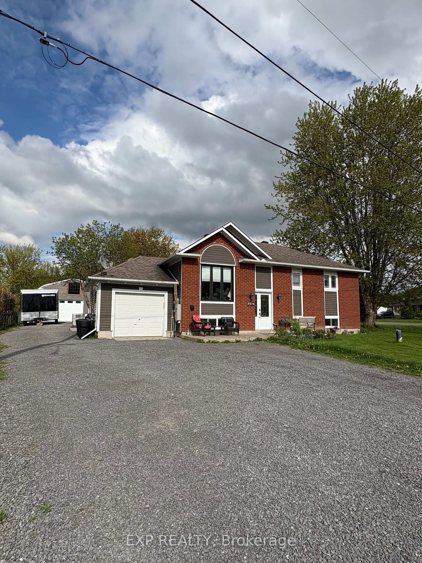 Detached House for sale at 1107 De La Foret Prom, Clarence-Rockland, Clarence/Rockland Twp, K4K 1K9 - MLS: X12156107