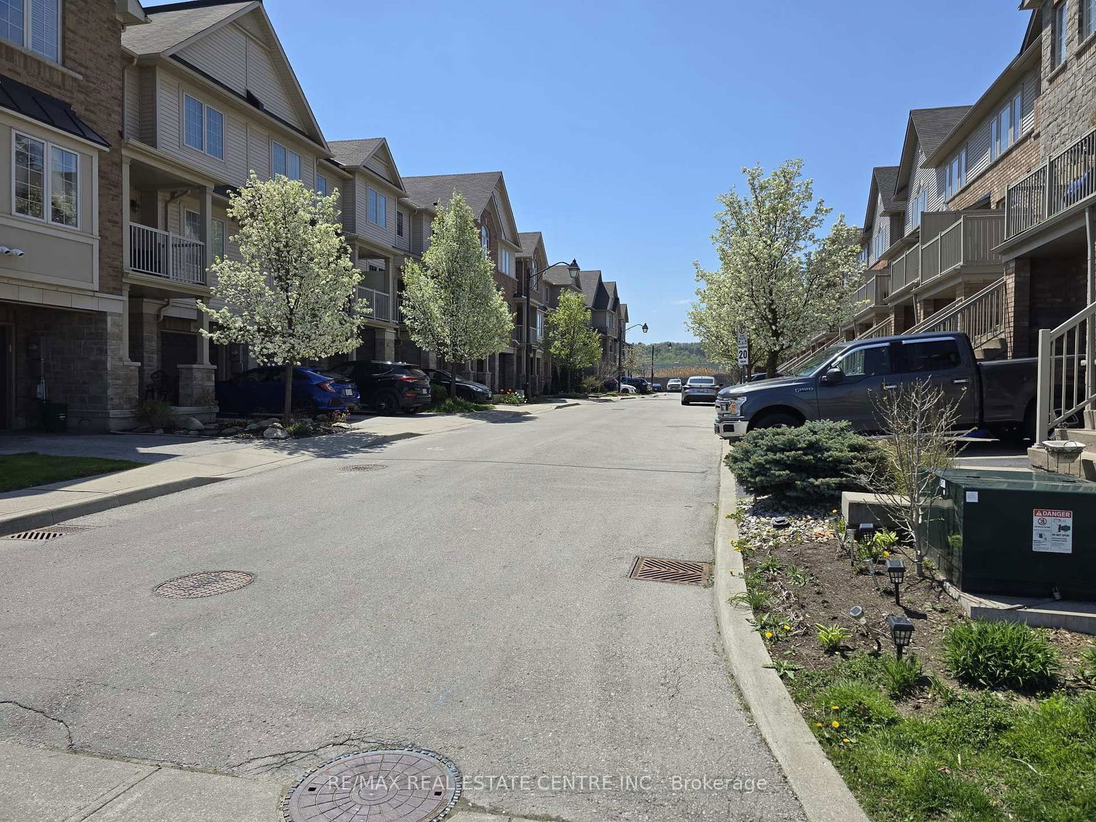 Townhouse for sale at 62-541 WINSTON Road, Grimsby, Grimsby Beach, L3M 0C5 - MLS: X12156285