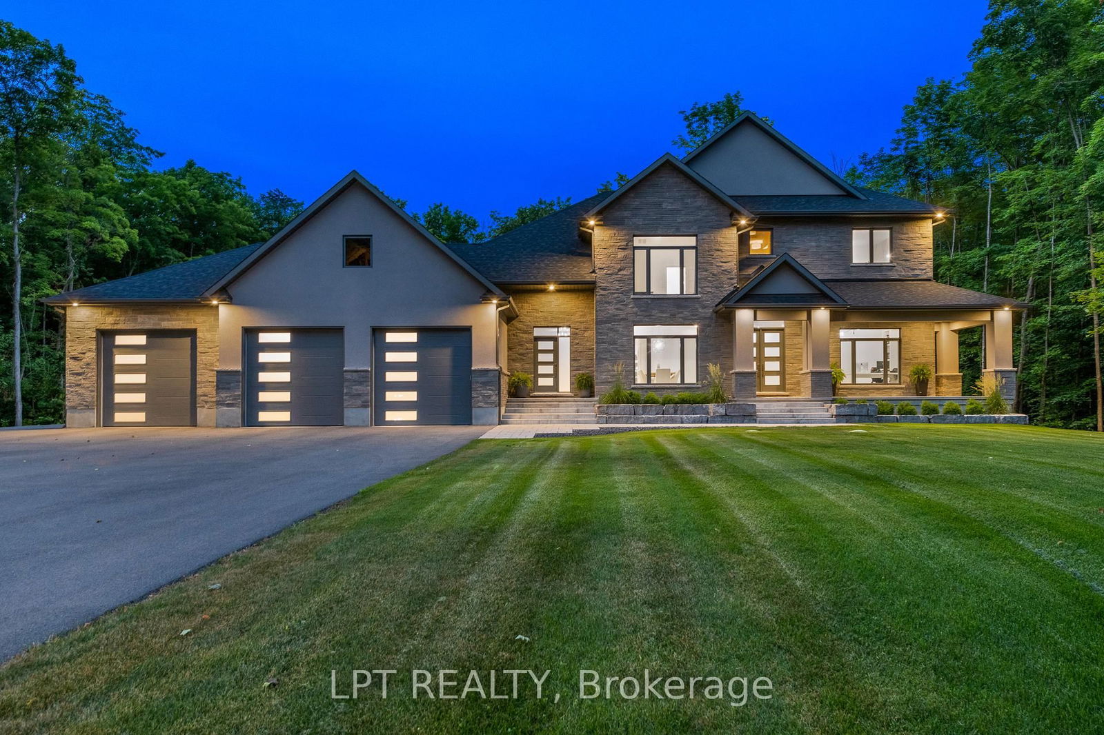 Detached House for sale at 5740 Queenscourt Crescent, Ottawa, Manotick East to Manotick Station, K4M 1K3 - MLS: X12156456