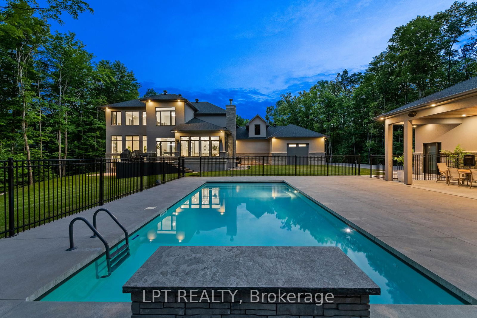 Detached House for sale at 5740 Queenscourt Crescent, Ottawa, Manotick East to Manotick Station, K4M 1K3 - MLS: X12156456