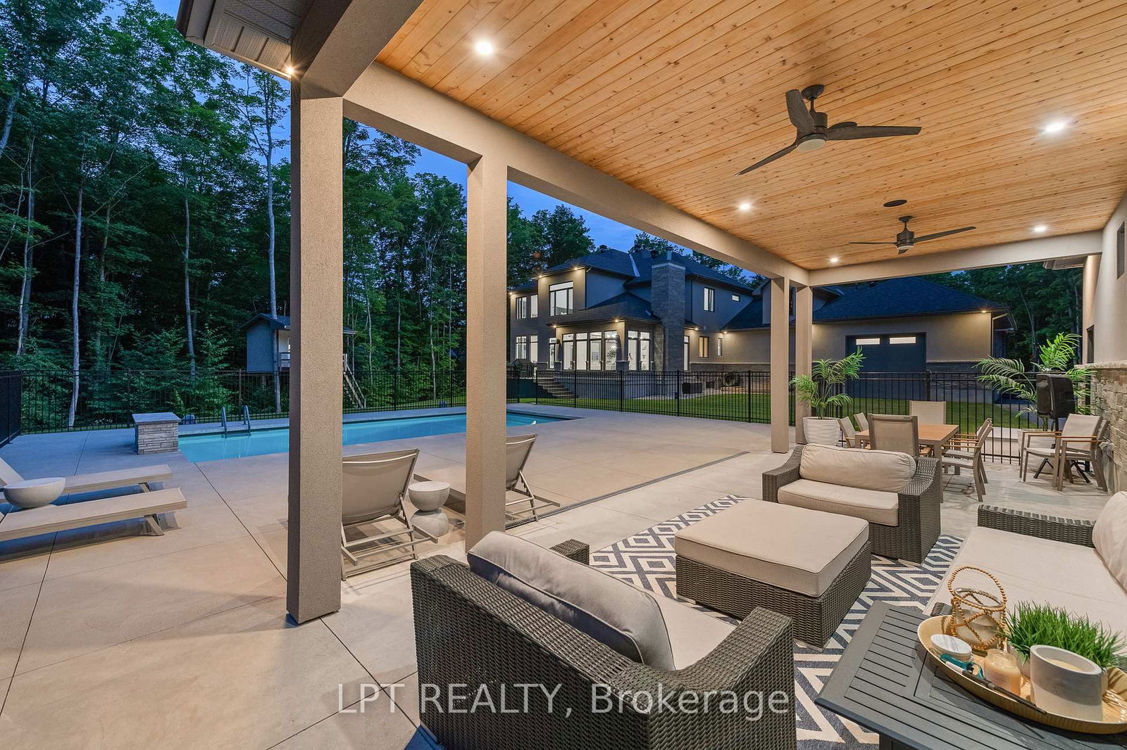 Detached House for sale at 5740 Queenscourt Crescent, Ottawa, Manotick East to Manotick Station, K4M 1K3 - MLS: X12156456