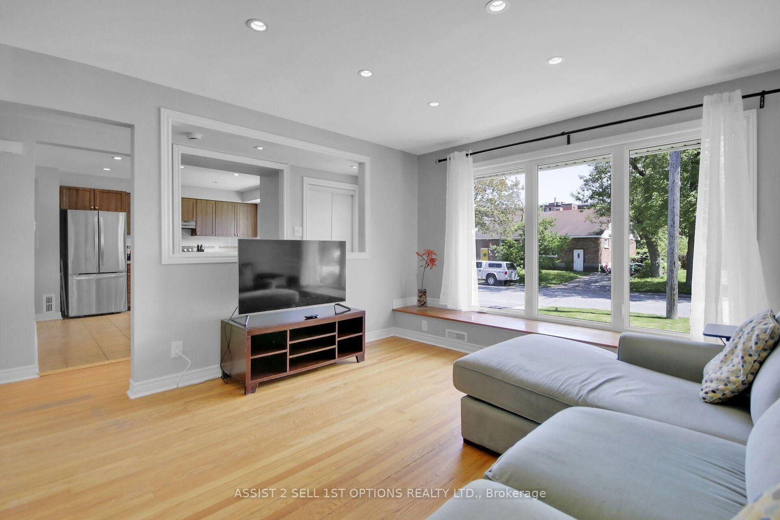 Detached House for sale at 1415 Chatelain Avenue, Ottawa, Carlington, K1Z 8A9 - MLS: X12156486