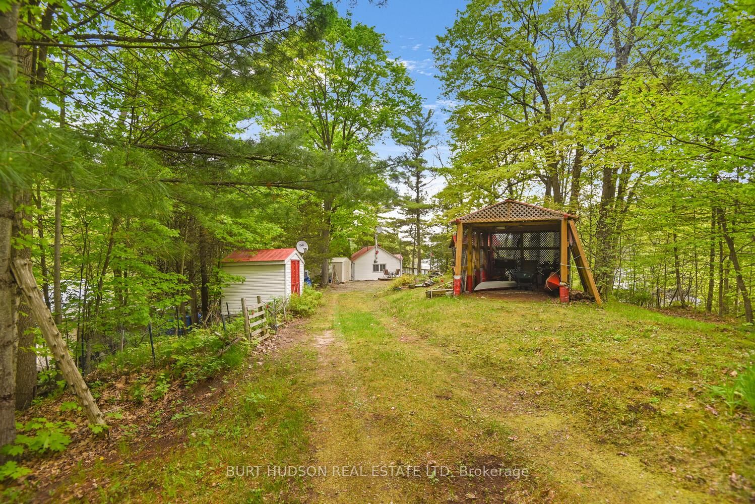 Detached House for sale at 959 Narrows Lane, Leeds and the Thousand Islands, Rear of Leeds - Lansdowne Twp, K0E 1N0 - MLS: X12156612