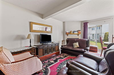 75 Saxton Private, Ottawa - Redwood Park image-0-3