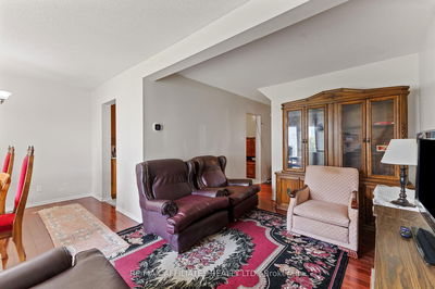 75 Saxton Private, Ottawa - Redwood Park image-0-4