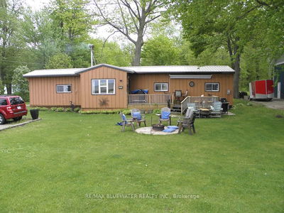 9774 Lake Rd, Lambton Shores - Kettle Point image-0-2