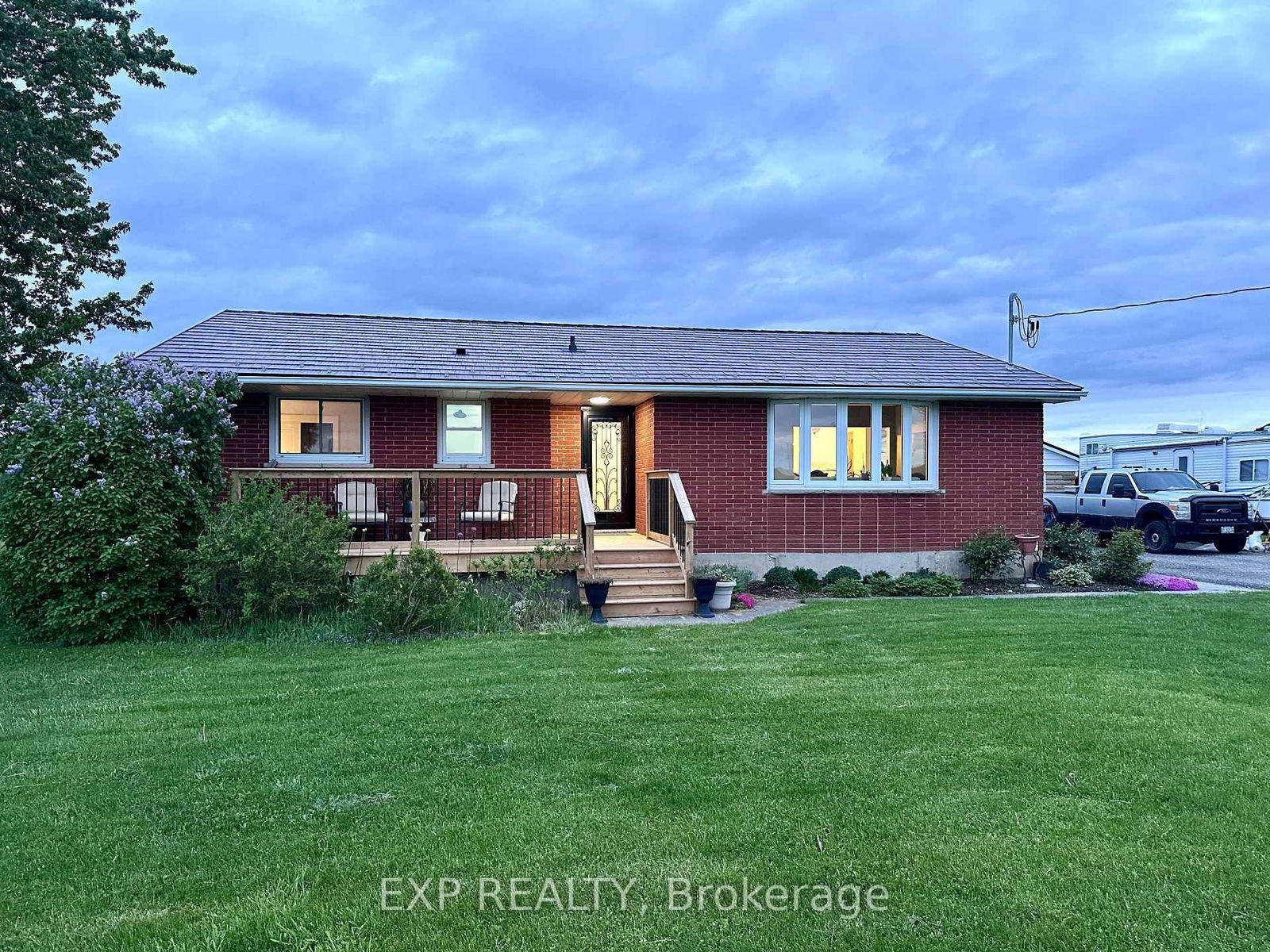 Detached House for sale at 9235 Hickory Drive, Strathroy Caradoc, Rural Strathroy Caradoc, N7G 3H3 - MLS: X12156825