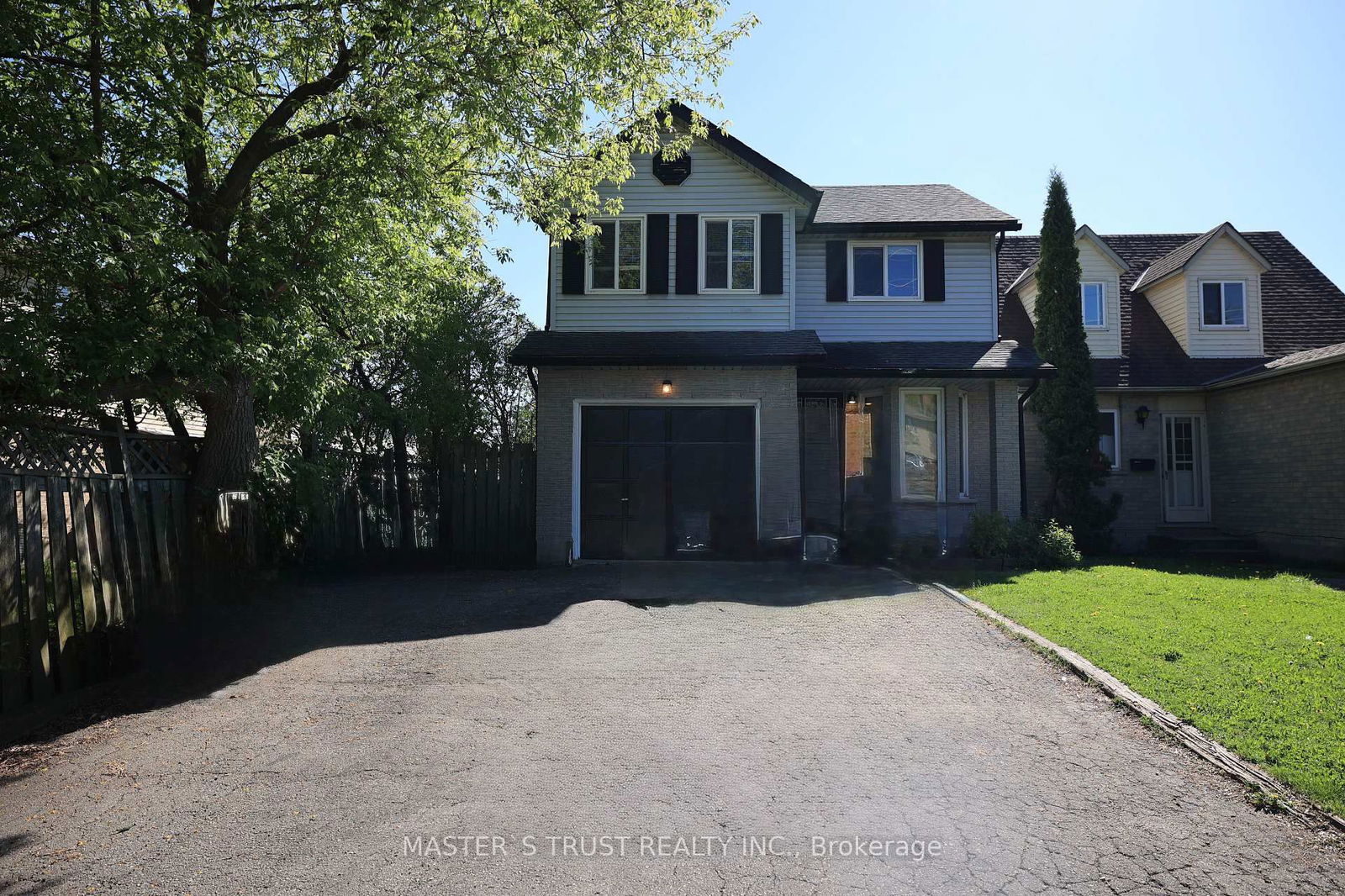 Detached House for sale at 559 Edinburgh Road, Guelph, Kortright West, N1G 4E7 - MLS: X12156853