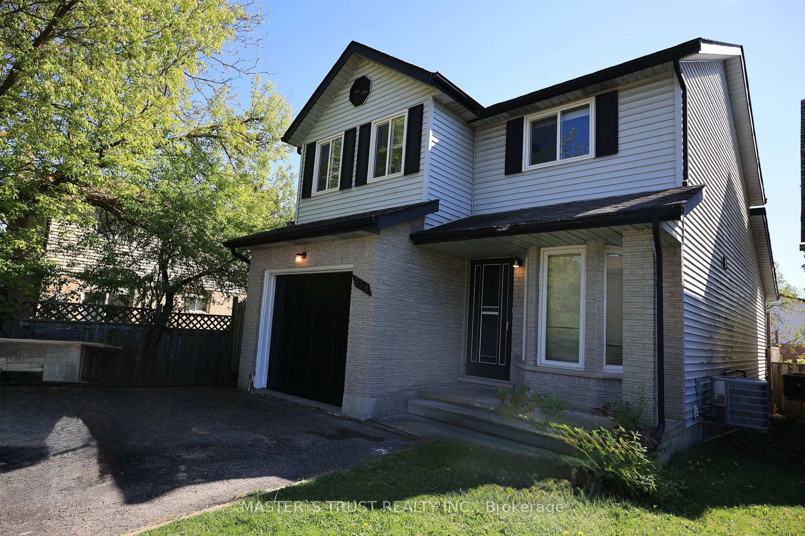 Detached House for sale at 559 Edinburgh Road, Guelph, Kortright West, N1G 4E7 - MLS: X12156853