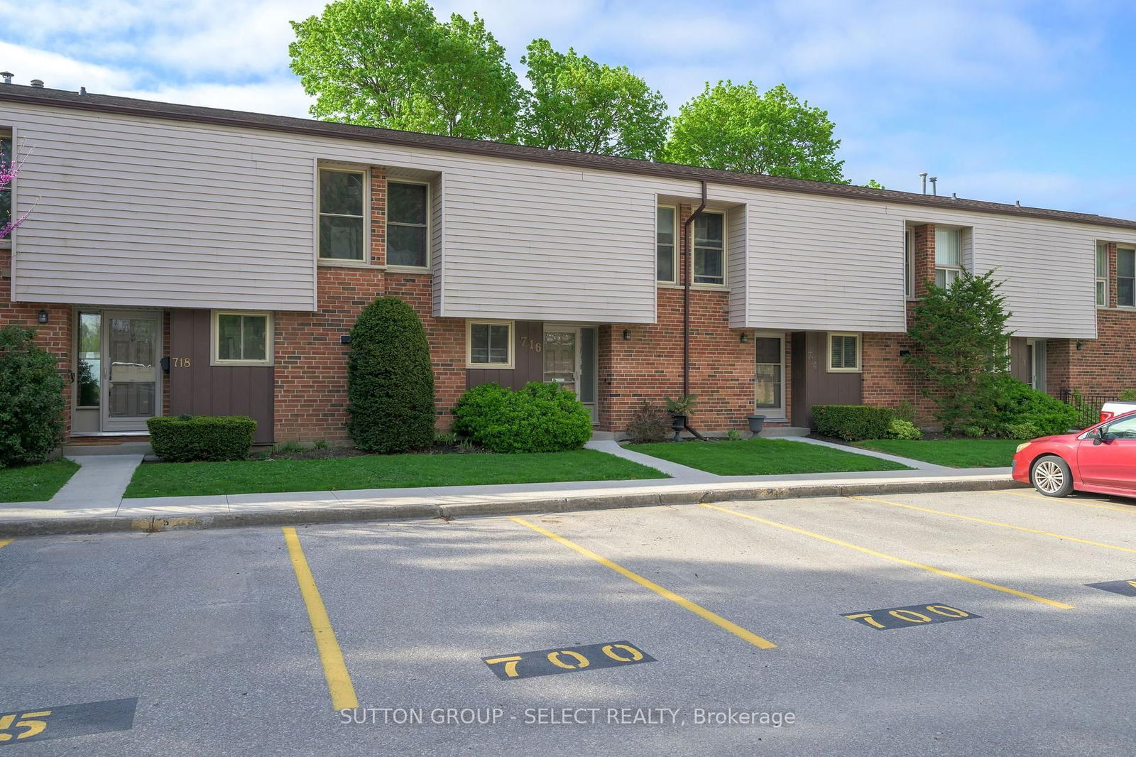 Townhouse for sale at 716 Fanshawe Park Road, London North, North C, N5X 2B9 - MLS: X12156902