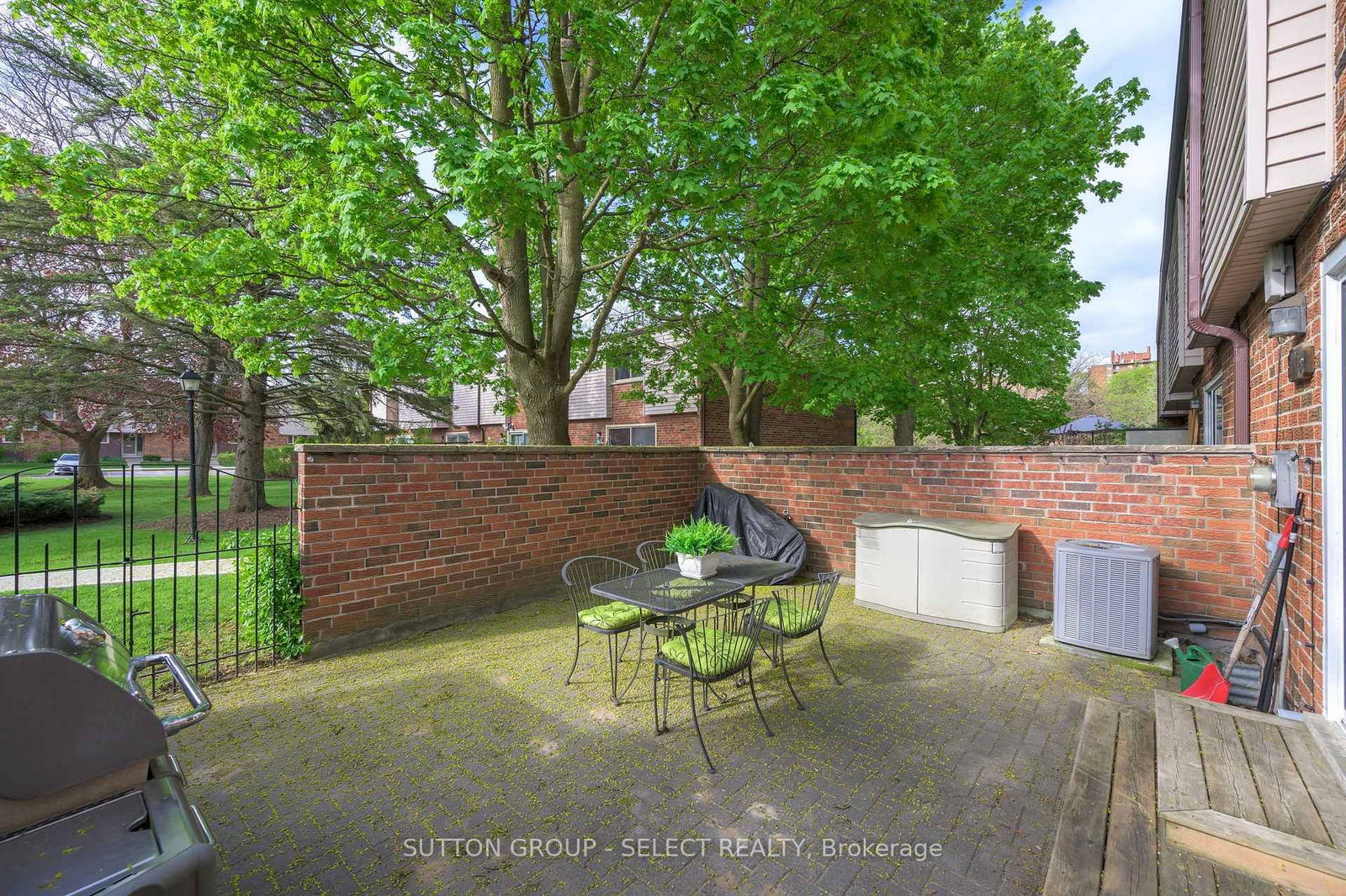 Townhouse for sale at 716 Fanshawe Park Road, London North, North C, N5X 2B9 - MLS: X12156902