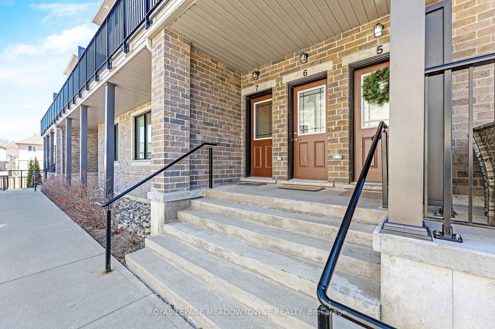 Townhouse for sale at 7-107 Westra Drive, Guelph, Willow West/Sugarbush/West Acres, N1K 0A5 - MLS: X12156913