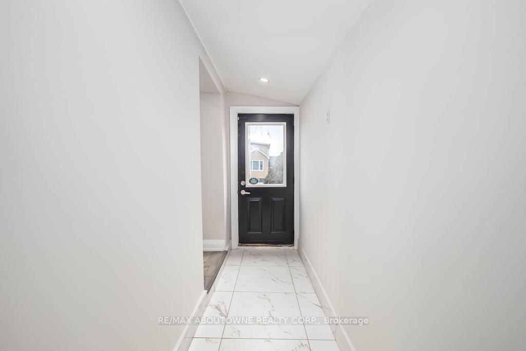 Detached House for sale at 131 West Avenue, Hamilton, Landsdale, L8L 5C4 - MLS: X12156943