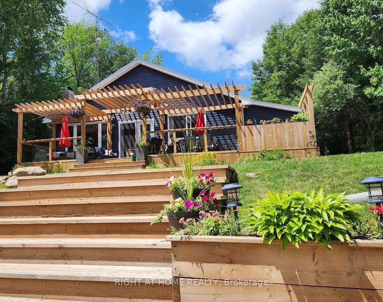 Detached House for sale at 54 Riverbank Road, Kawartha Lakes, Fenelon Falls, K0M 1N0 - MLS: X12156983