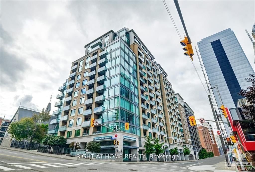 Condo for lease at 404-238 BESSERER Street, Ottawa, Sandy Hill, K1N 6B1 - MLS: X12156991