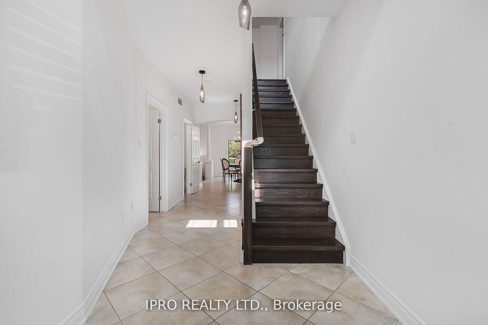 Detached House for sale at 19 Westra Drive, Guelph, Willow West/Sugarbush/West Acres, N1K 1Z7 - MLS: X12157052