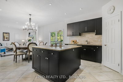 19 Westra Dr, Guelph - Willow West/Sugarbush/West Acres image-0-2