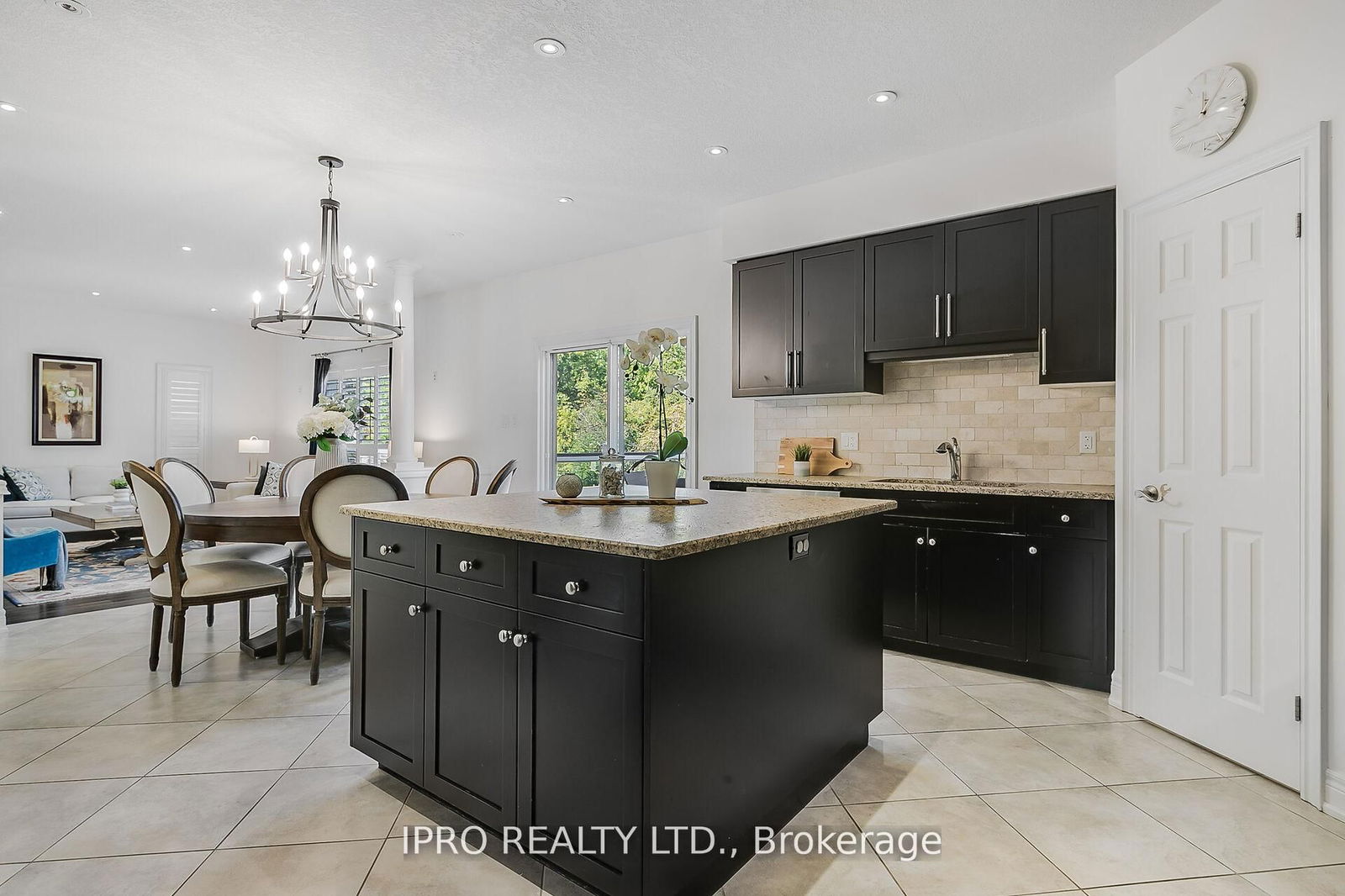 Detached House for sale at 19 Westra Drive, Guelph, Willow West/Sugarbush/West Acres, N1K 1Z7 - MLS: X12157052