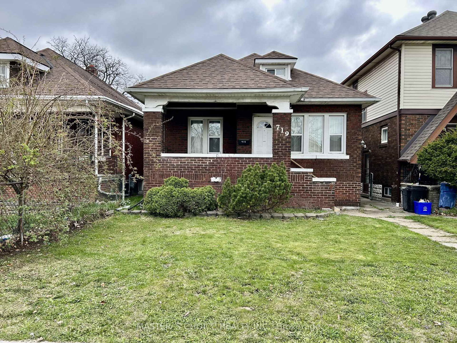 Detached House for sale at 719 Rankin Avenue, Windsor, N9B 2R8 - MLS: X12157160
