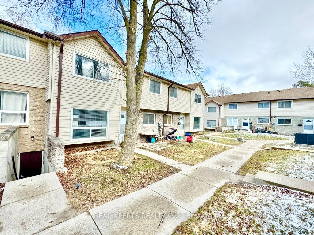 Townhouse for sale at Unit# 15-453 Albert St Street, Waterloo, N2L 5A7 - MLS: X12157261