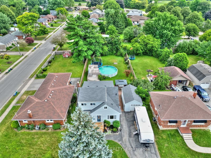 3318 Sinnicks Ave, Niagara Falls, L2J 2G3 | Image 2