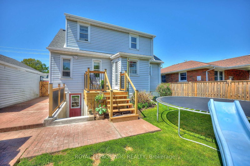 3318 Sinnicks Ave, Niagara Falls, L2J 2G3 | Image 3