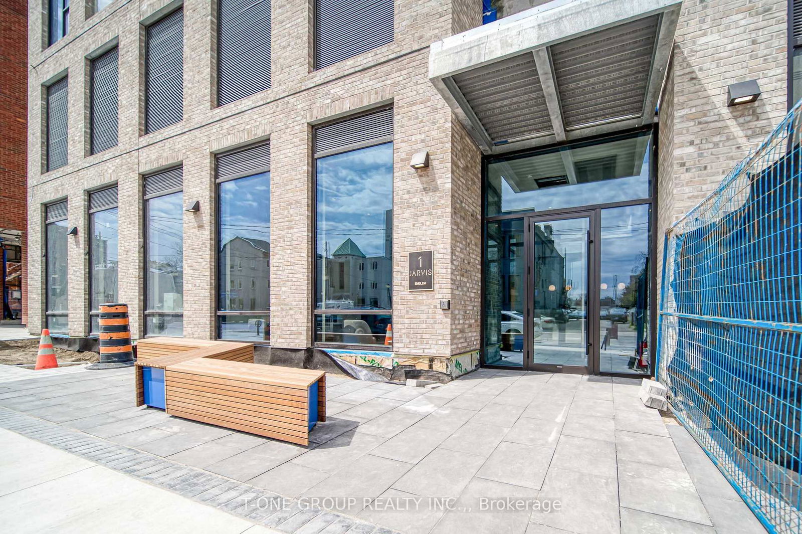 Condo for sale at 910-1 Jarvis Street, Hamilton, Beasley, L8R 3J2 - MLS: X12157310