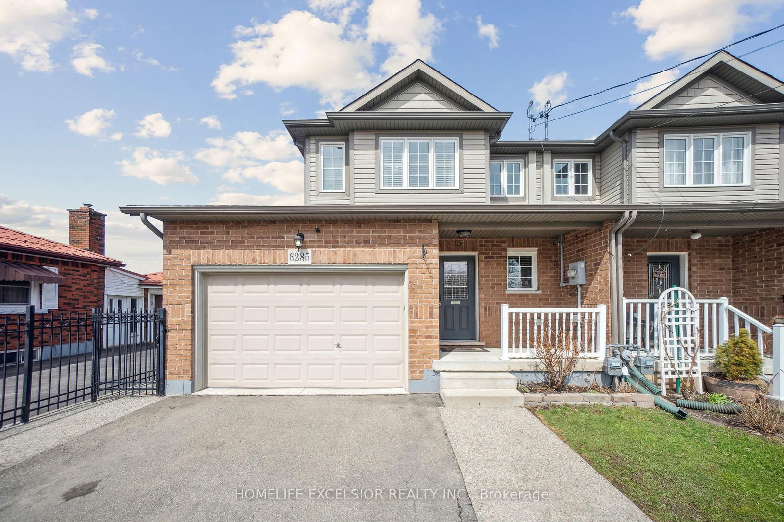 Detached House for sale at 6285 Murray Street, Niagara Falls, Dorchester, L2G 2K1 - MLS: X12157323