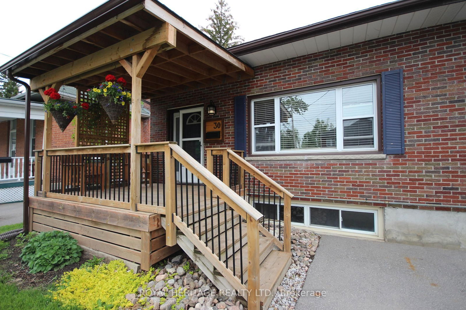 Detached House for sale at 30 Melbourne Street, Kawartha Lakes, Lindsay, K9V 2S8 - MLS: X12157353