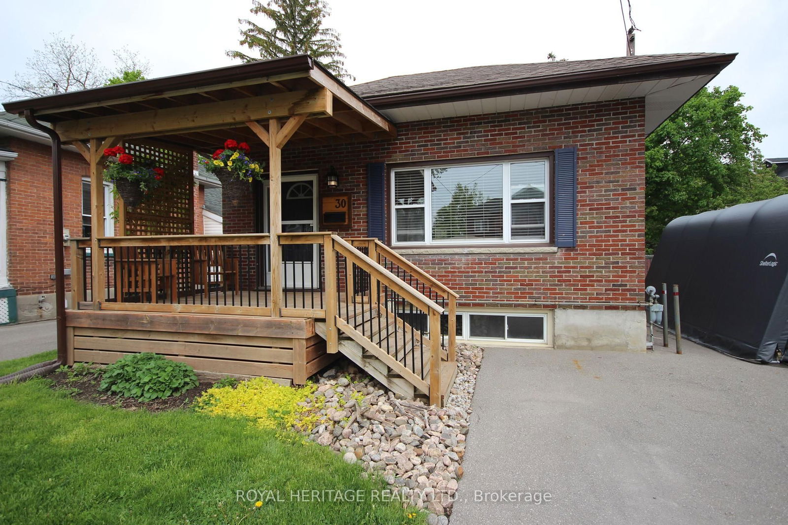 Detached House for sale at 30 Melbourne Street, Kawartha Lakes, Lindsay, K9V 2S8 - MLS: X12157353