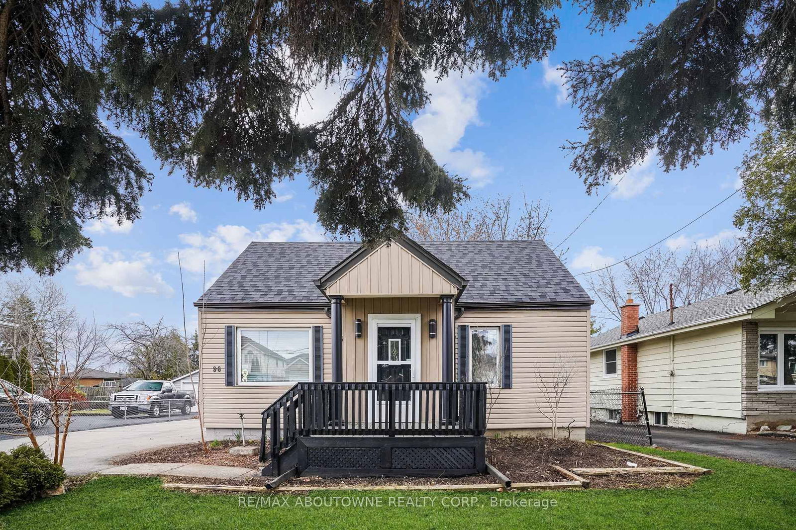 Listing photo 1