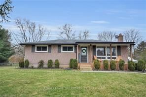 Detached House for sale at 104 Simcoe Crescent, Middlesex Centre, Komoka, N0L 1R0 - MLS: X12157608
