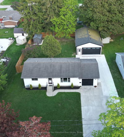 717 Ainley St, Huron East - Brussels