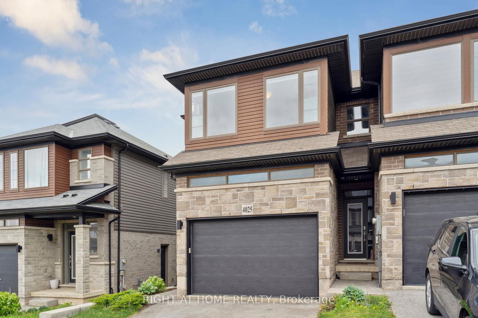 Townhouse for sale at 4025 Crown Street, Lincoln, Beamsville, L3J 0S3 - MLS: X12157677