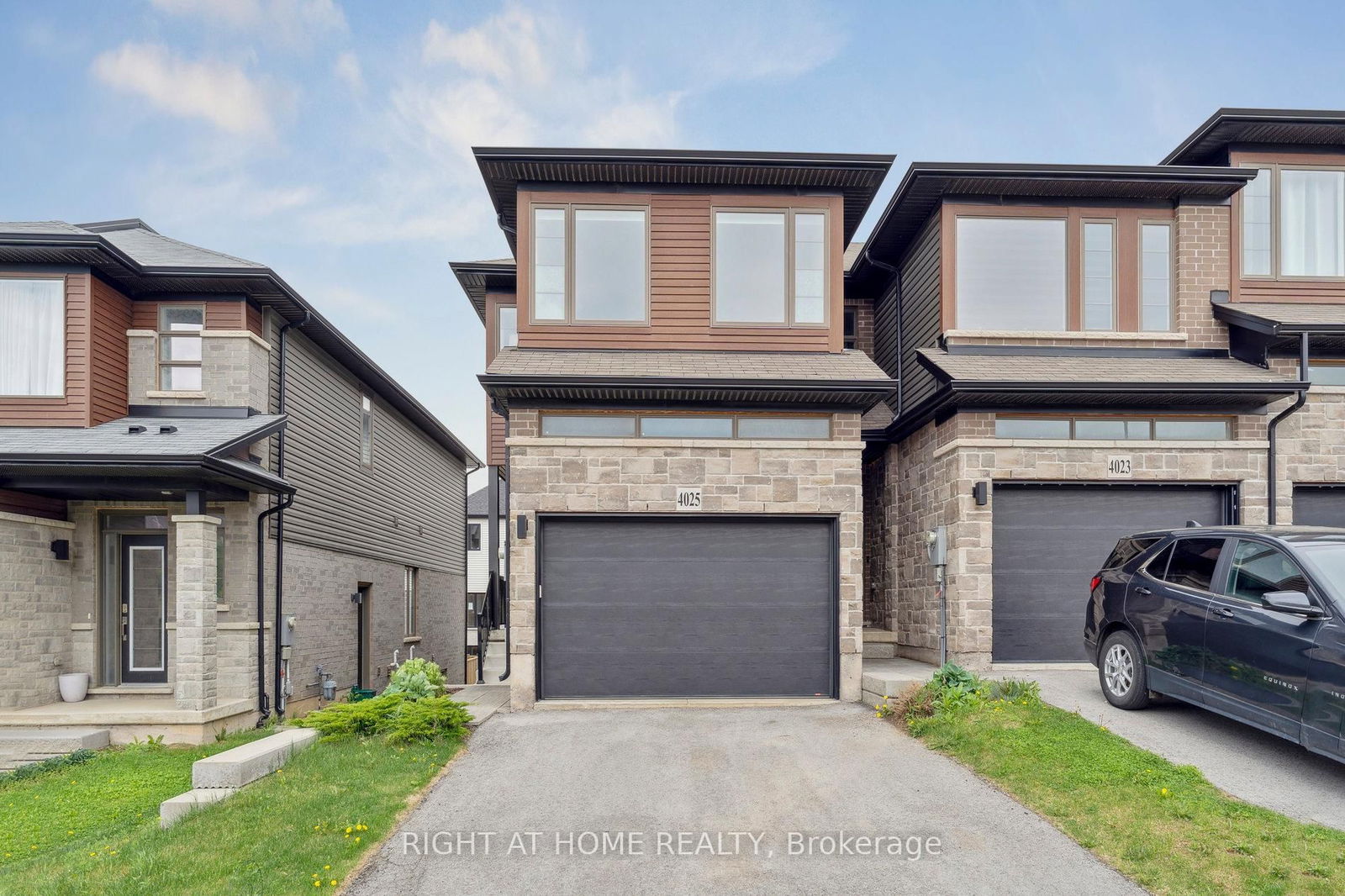 Townhouse for sale at 4025 Crown Street, Lincoln, Beamsville, L3J 0S3 - MLS: X12157677
