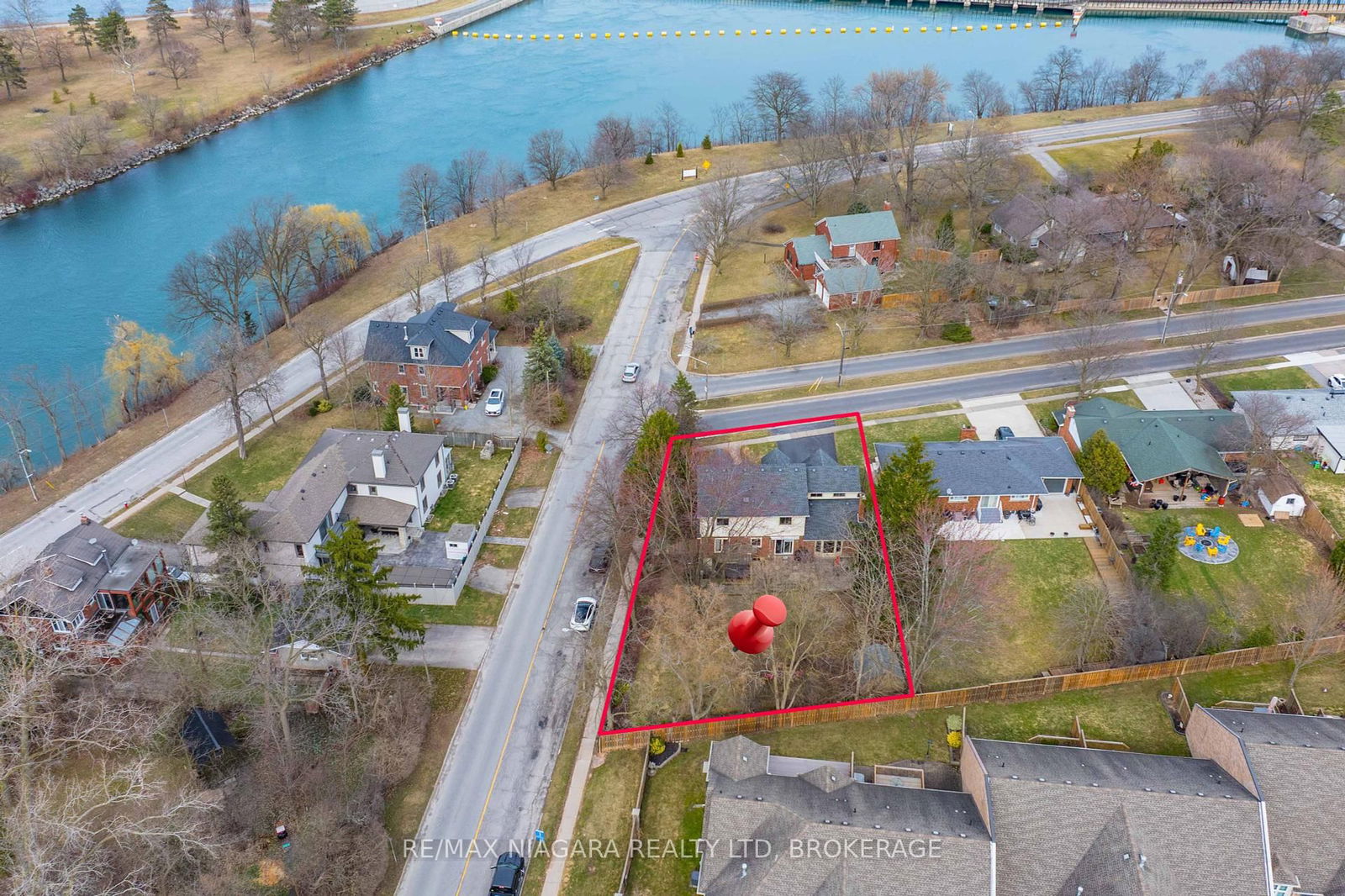 Detached House for sale at 7909 Sarah Street, Niagara Falls, Chippawa, L2G 6T6 - MLS: X12157830