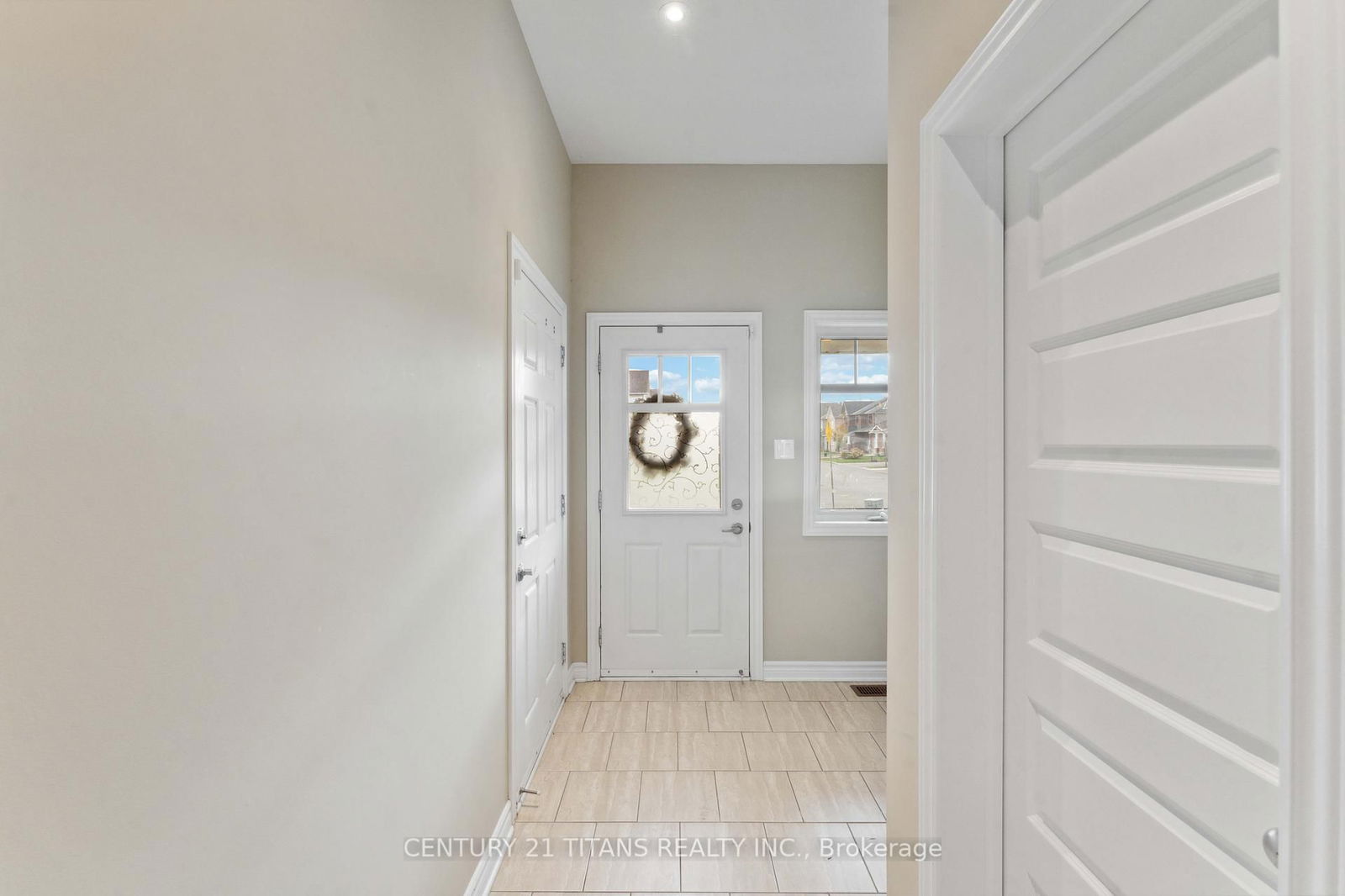 Townhouse for sale at 812 Ashenvale Way, Orleans, Avalon East, K4A 0R3 - MLS: X12157847