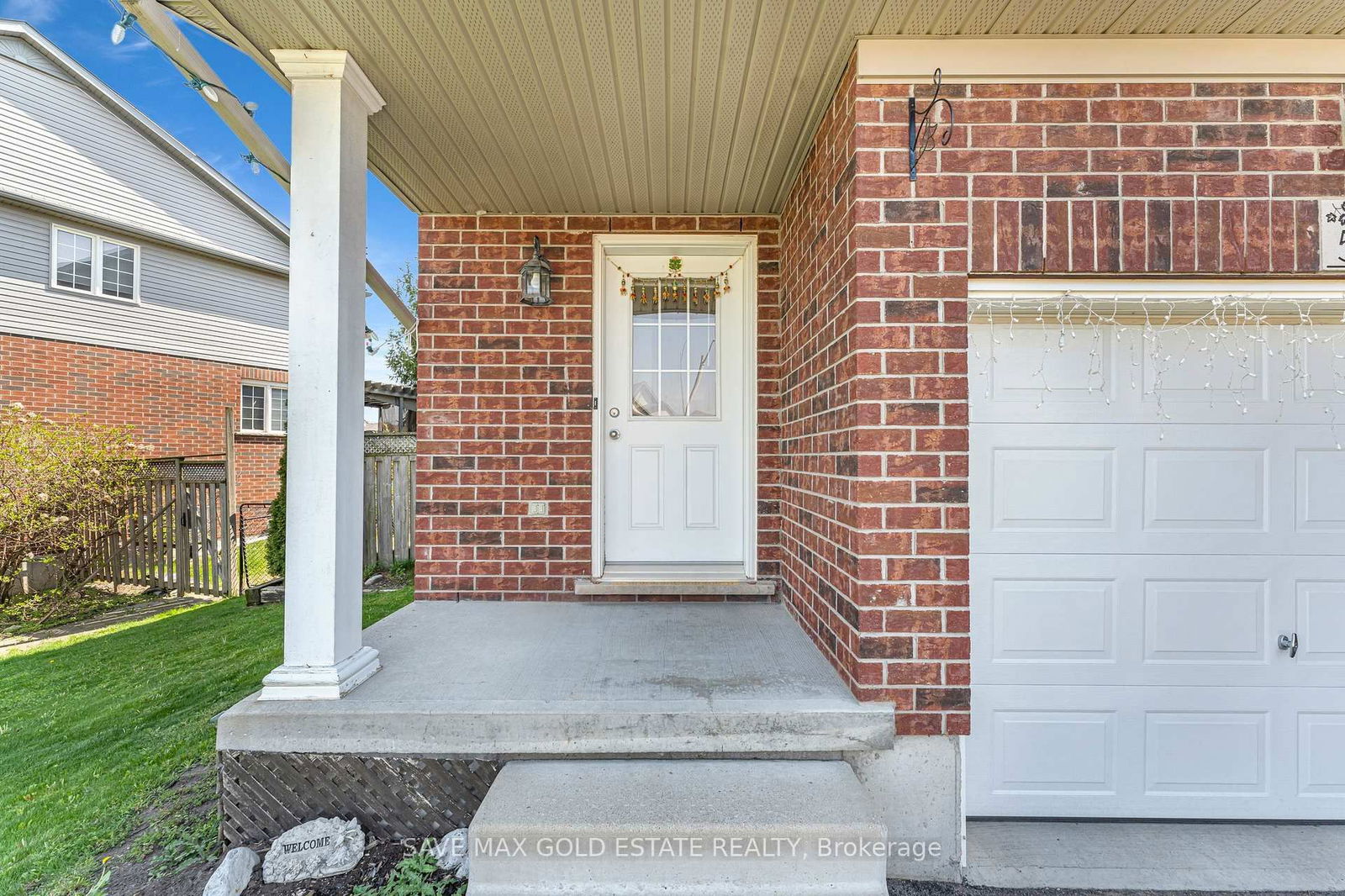Townhouse for sale at 54 Featherstone Street, Kitchener, N2R 1Z4 - MLS: X12157884
