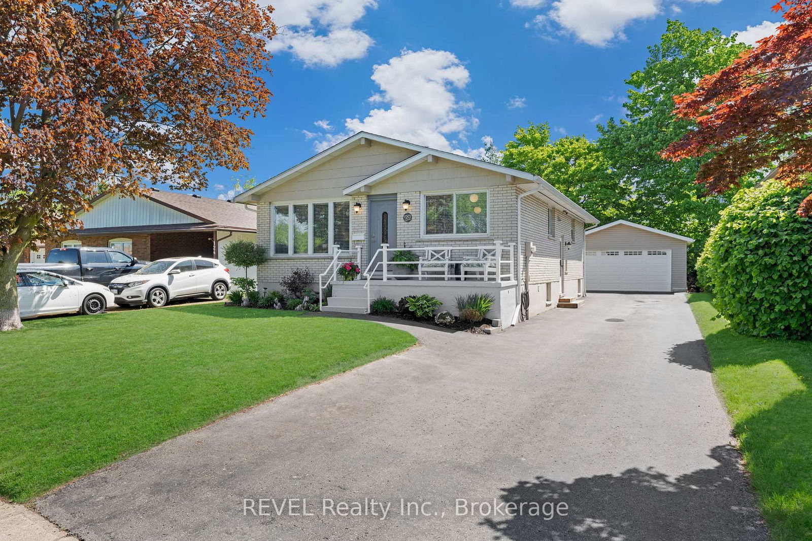 Detached House for sale at 120 Royal Oak Drive, Welland, N. Welland, L3C 5V9 - MLS: X12157907